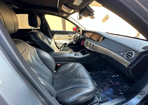 2015 Mercedes-Benz S 550 4Matic z USA, uszkodzony, nr VIN WDDUG8FB7FA092737